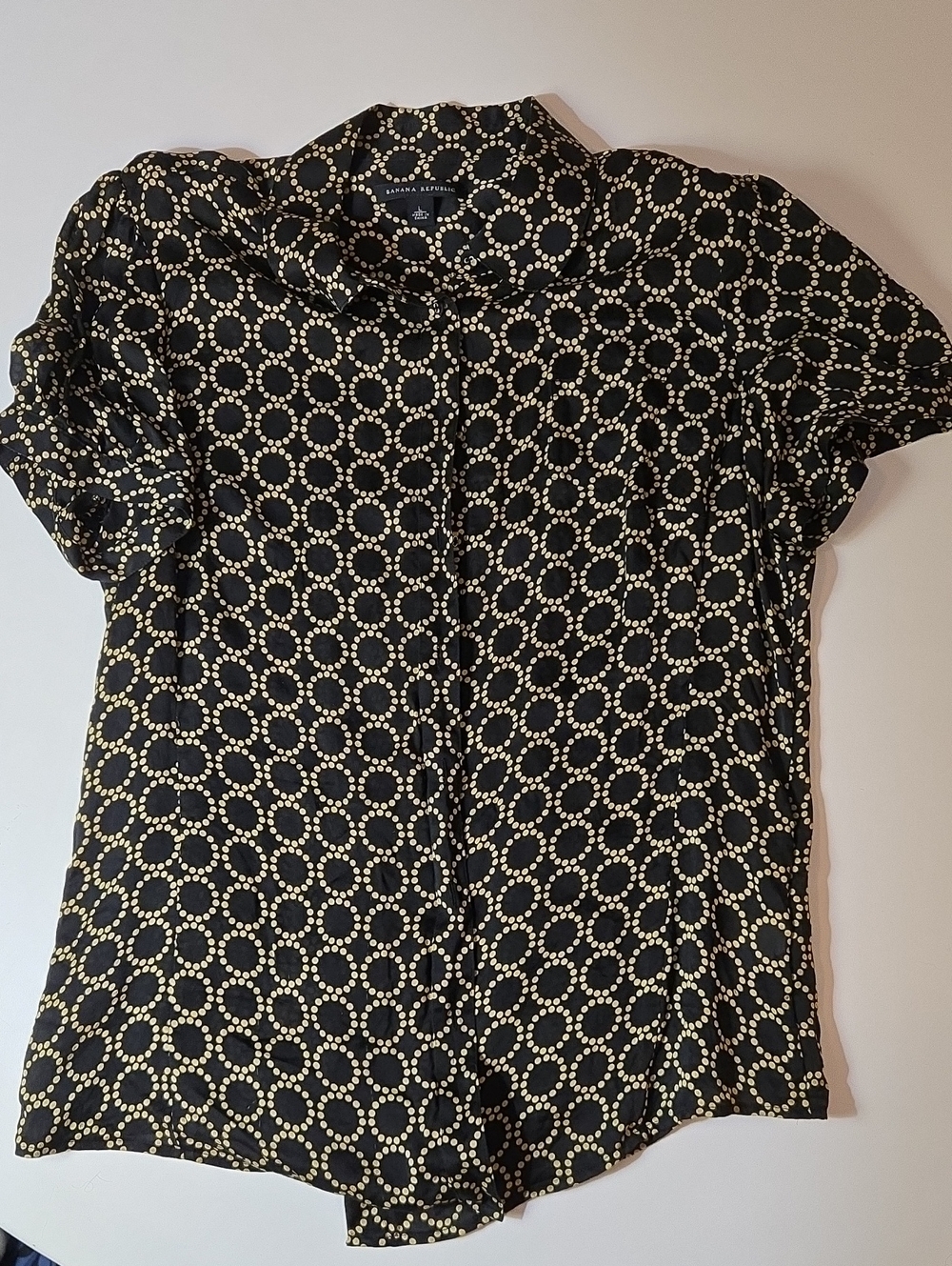 Banana Republic top Black tan circles silk button front short sleeve blouse M